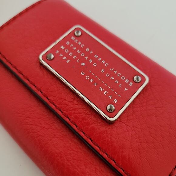 Marc Jacobs Key Case 6 Key Hooks Wallet Trifold Red Leather Designer Charm Logo - Picture 11 of 11
